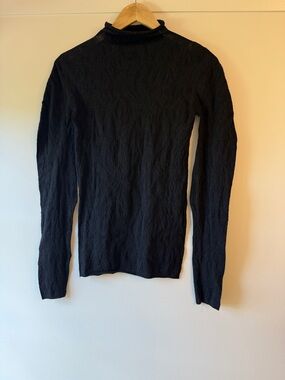 Aritzia Ten Flora Seamless Sorolla Longsleeve